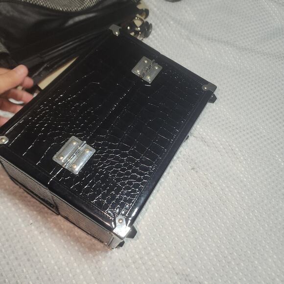 CABOODLES EUC BLACK ALIGATOR MAKEUP HARD CASE ORGANIZER BOX - Picture 8 of 10